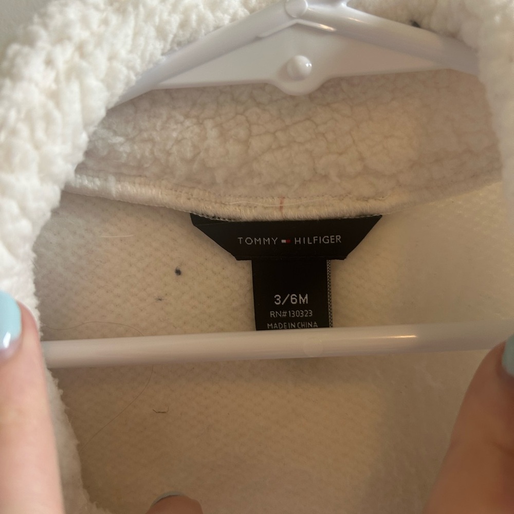 Tommy Hilfiger fleece vest‎ size 3/6 months - Picture 4 of 5
